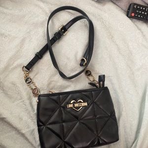 Hand back love moschino